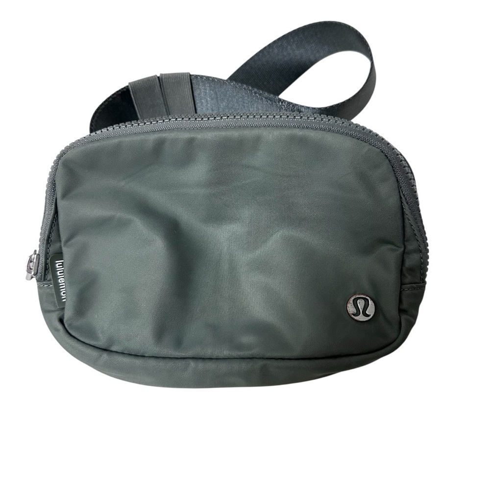 lululemon athletica Gray Sage 1L Belt Bag